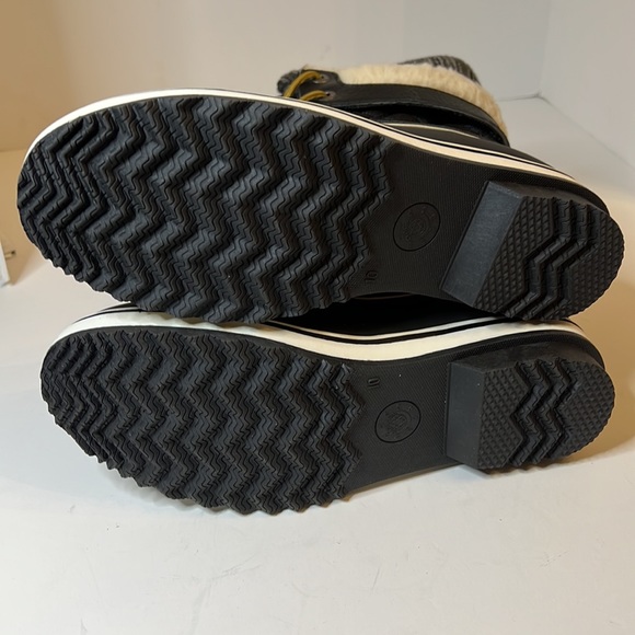 NWOT GLOWBALWIN BLACK AND WHITE WINTER BOOT SZ 10 - Picture 14 of 16